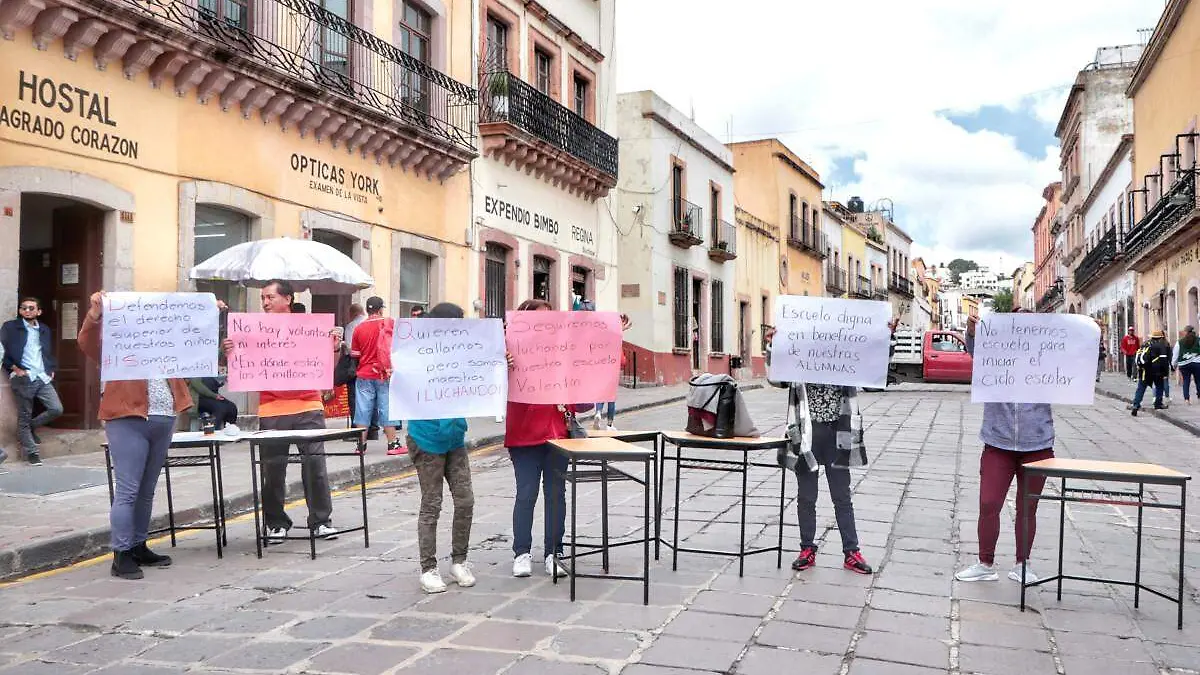 Protesta de padres de familia