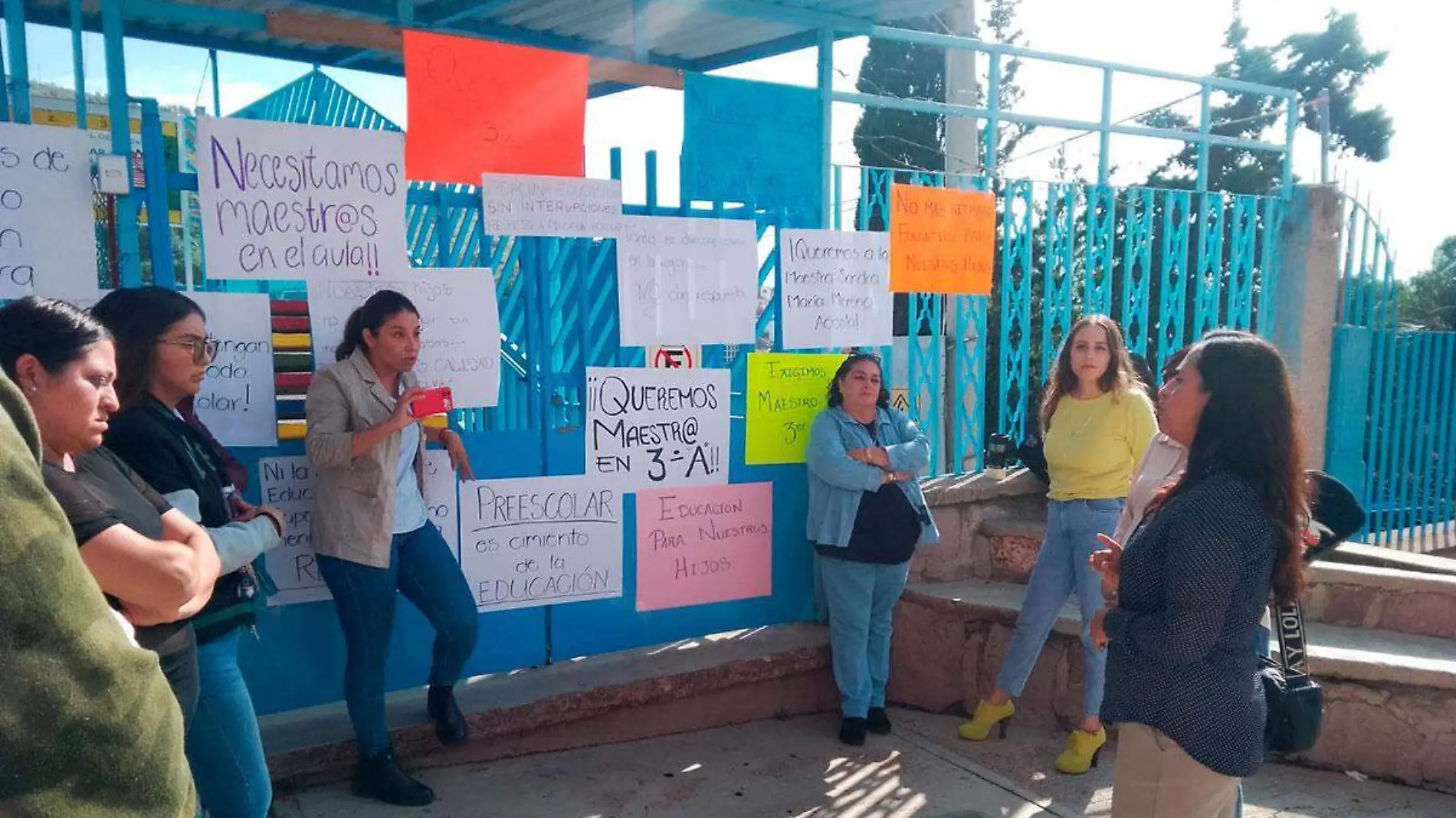 Protesta en preescolar Roberto Cabral del Hoyo