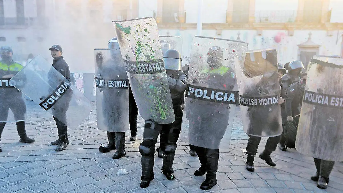 Policía