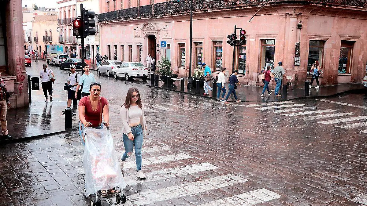 Lluvia en el centro histórico de Zacatecas