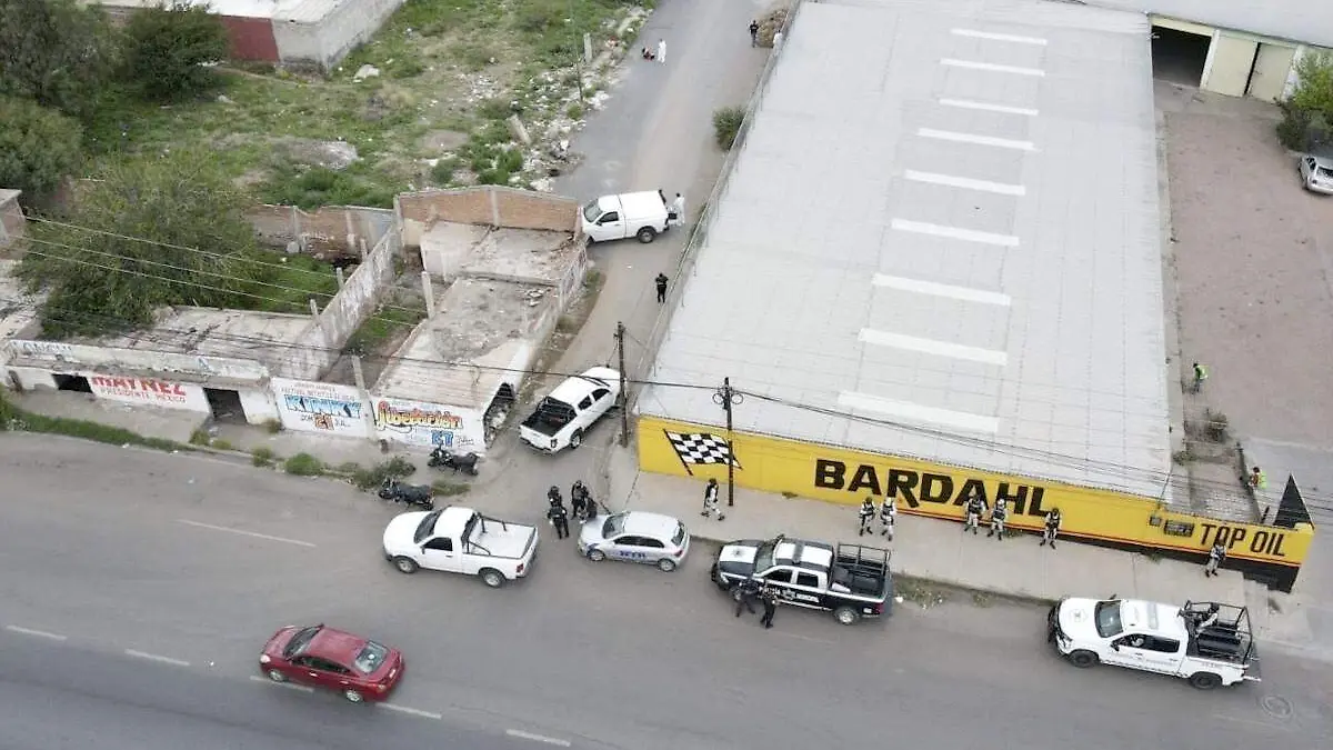 Hallan cuerpo desmembrado en calle Ferrocarrileros