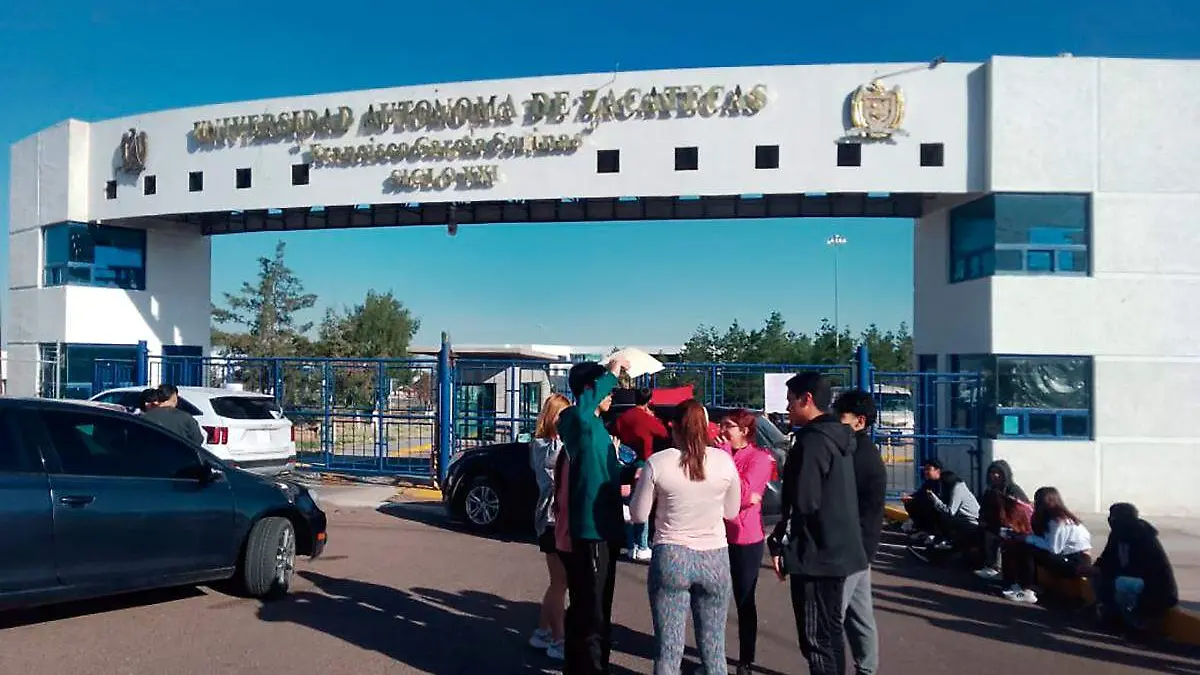 Toma de campus Siglo xxi