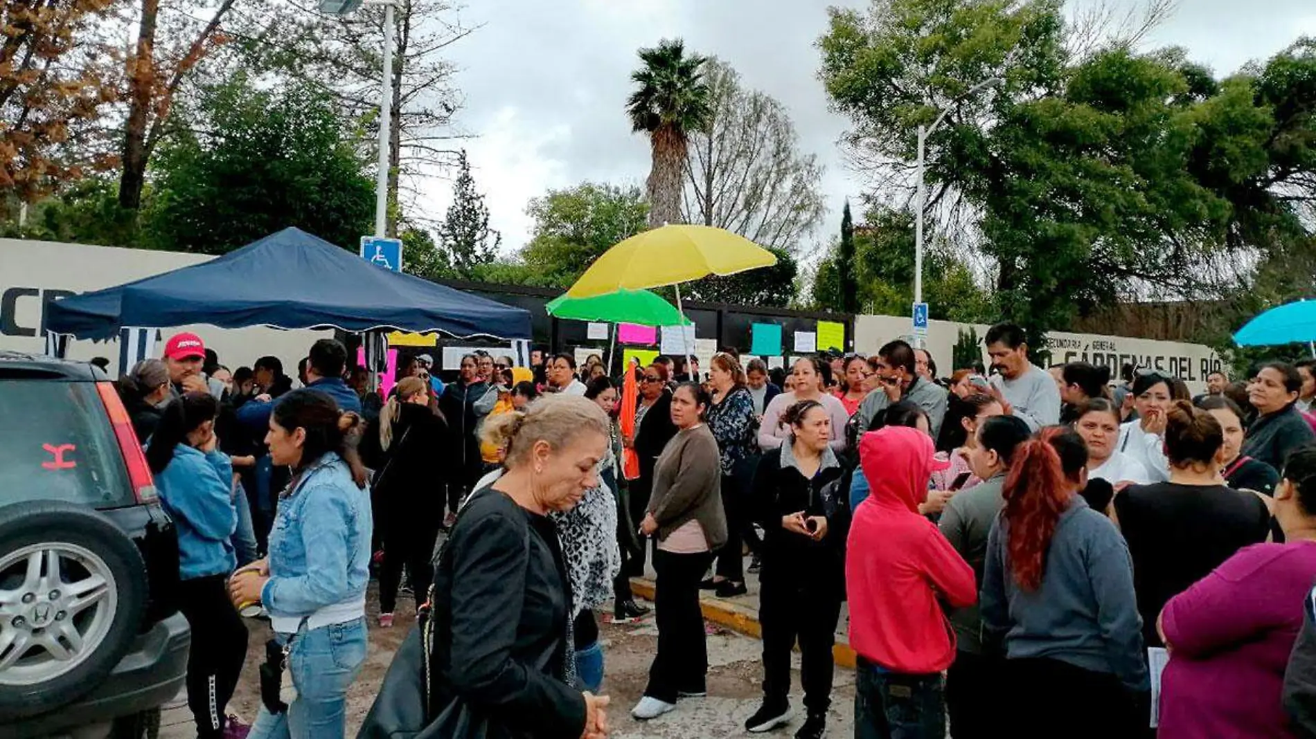 Protesta-de-padres-de-familia