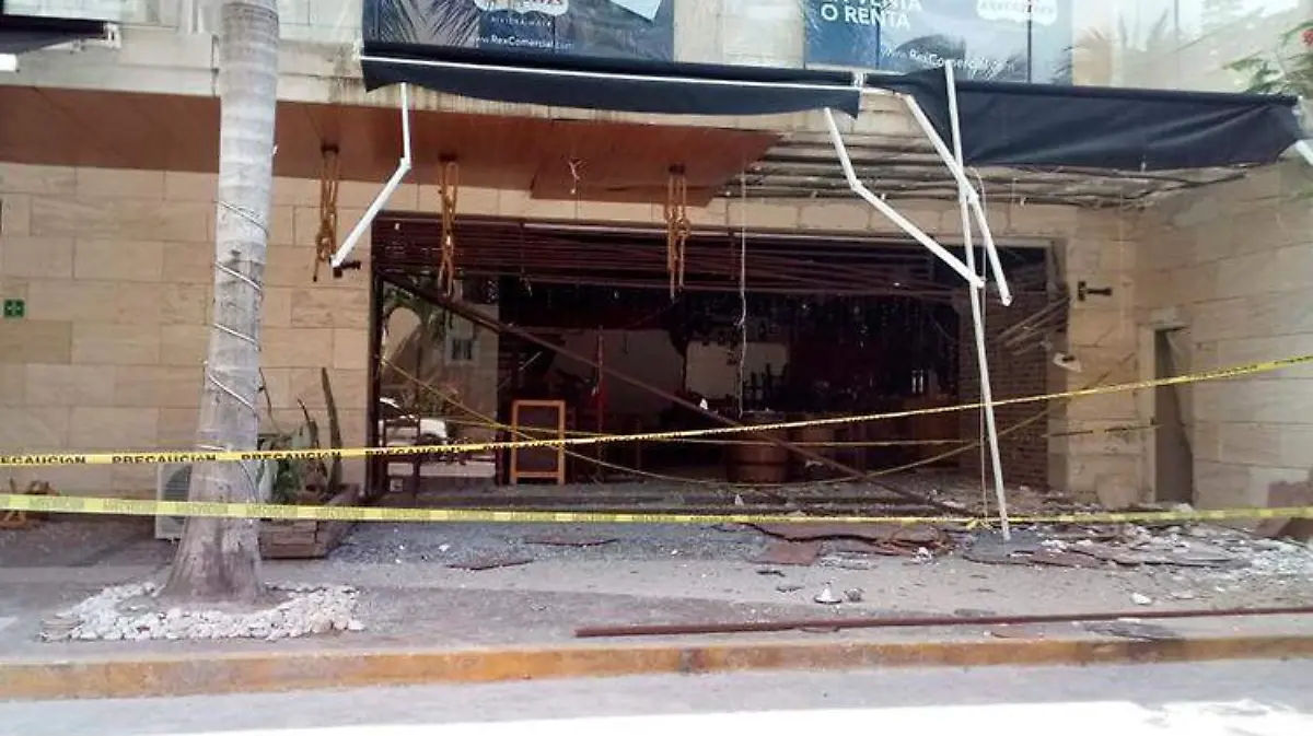 bar-explosion-playadelcarmen-1