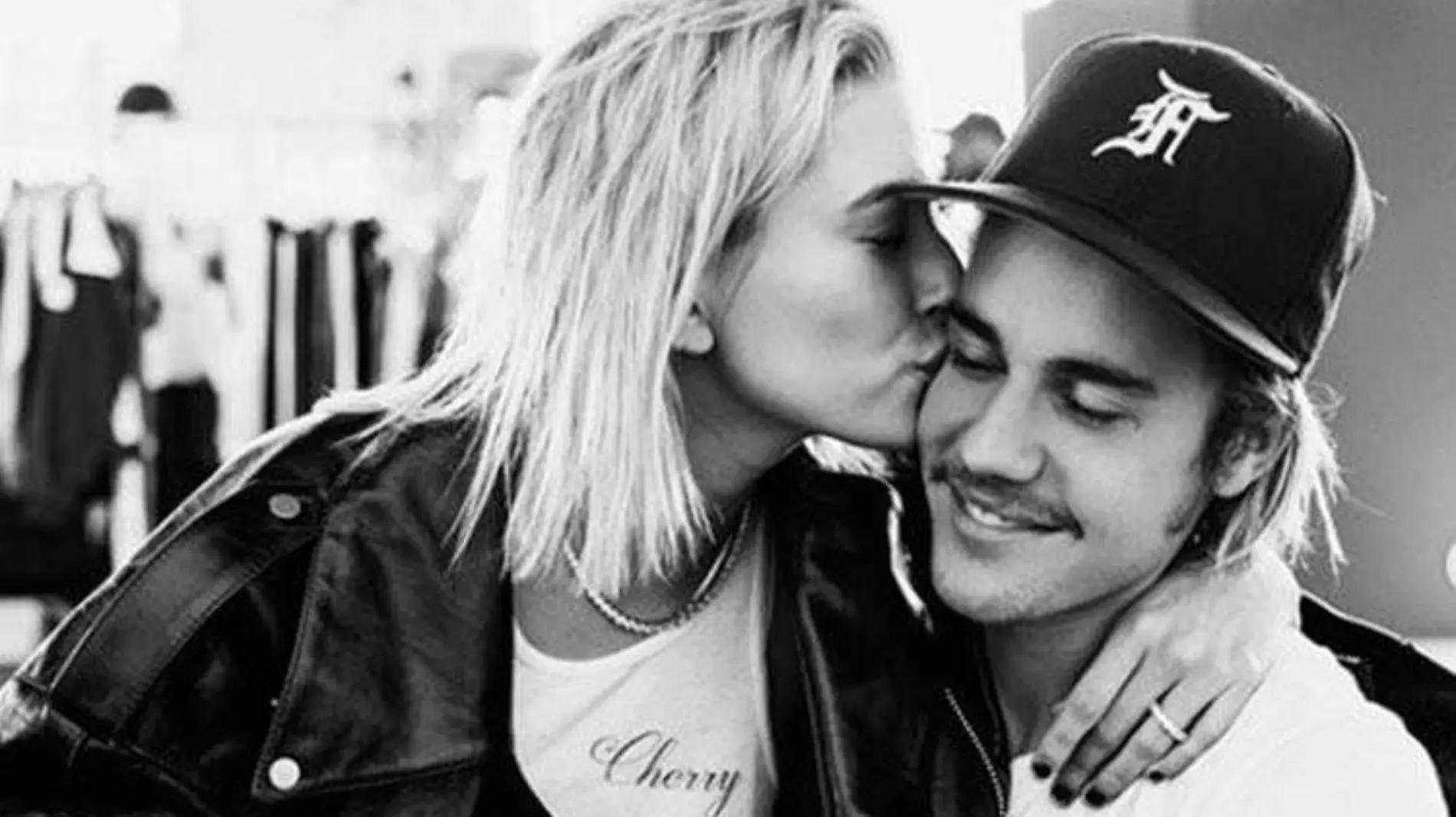 Justin-Bieber_Hailey-Baldwin