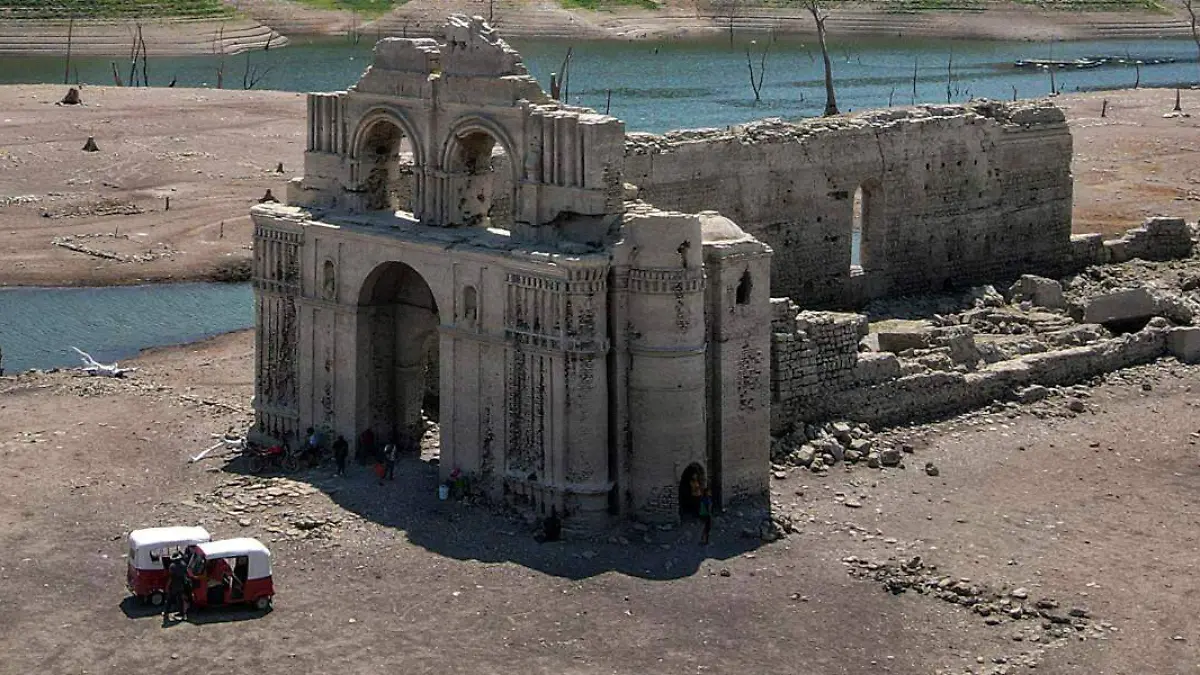 El calor hizo resurgir una capilla en Chiapas