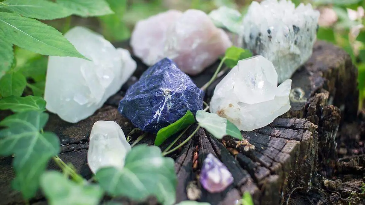 crystals-1567953_960_720