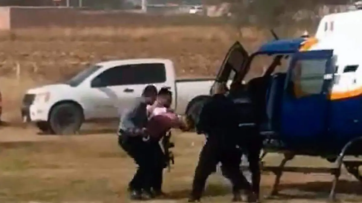 Traslado de presuntos secuestradores en helicóptero de la SSP del estado de Aguascalientes
