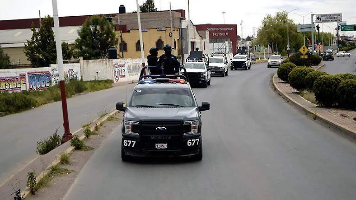Elementos de la Policía Estatal Preventiva realizan recorridos de vigilancia en la abecera municipal de Fresnillo