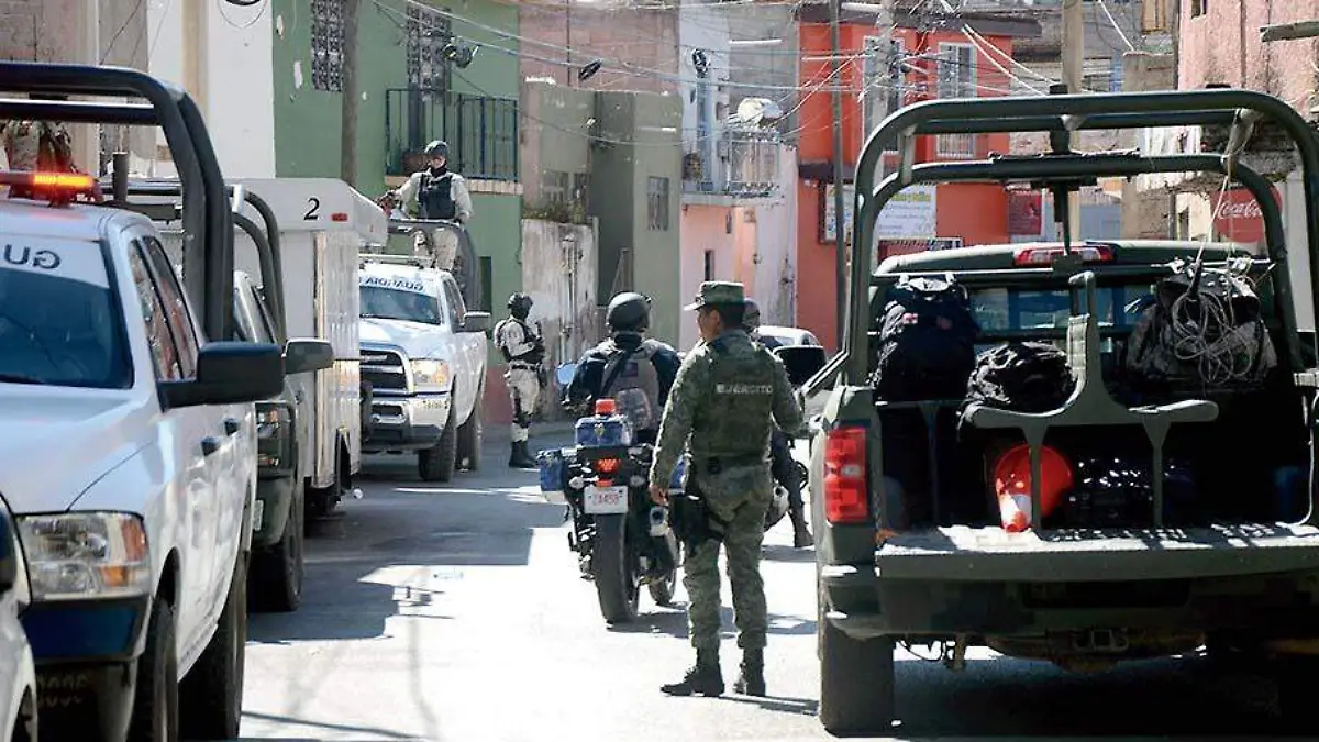 Elementos policiacos en la colonia Buenavista en la capital zacatecana