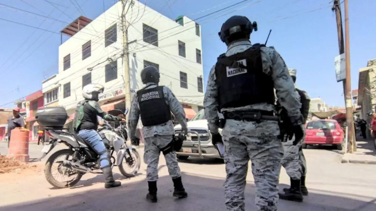 Elementos de la guardia nacional en zona de intervención