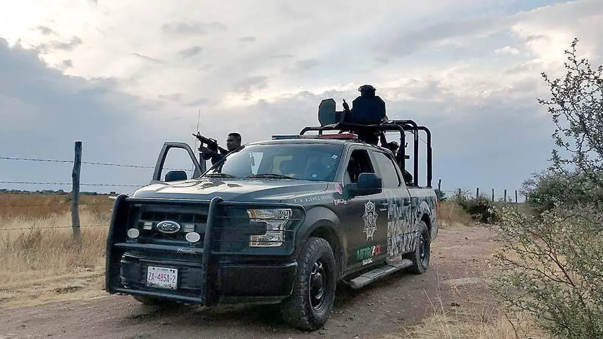 Elementos de la Policía Estatal en recorrido de vigilancia