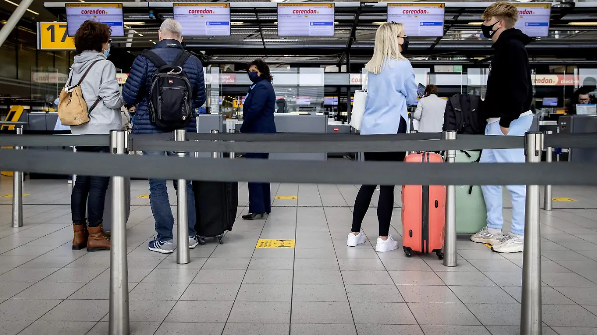 Personas en aeropuerto