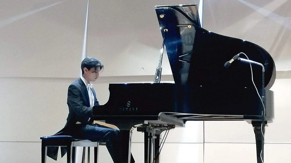 Elías-Manzo-abrió-el-festival-de-Música-Manuel-M.-Ponce