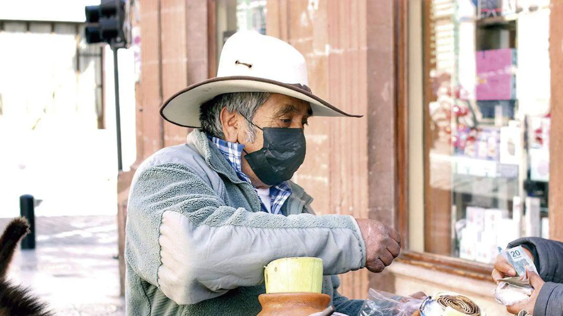 Venta-de-aguamiel-en-el-centro-de-Zacatecas