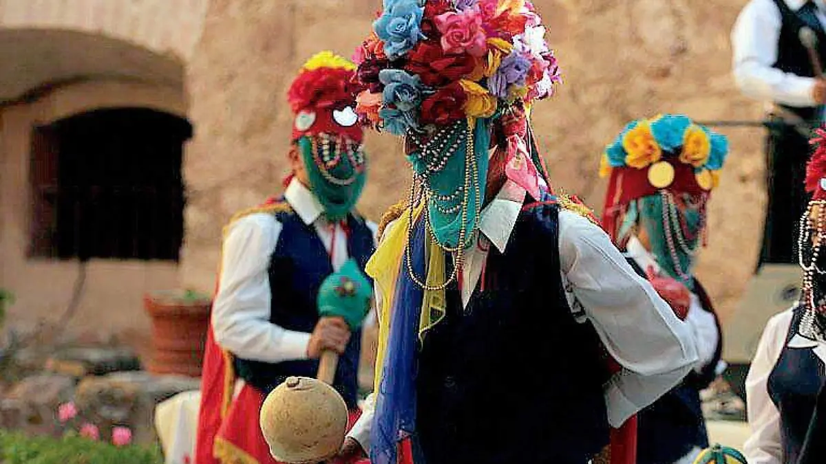 Danza tradicional presentada por el grupo Tenamaxtle en Zacatecas
