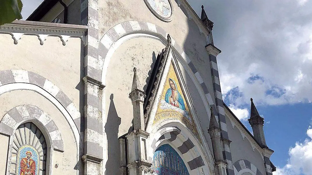 Fachada-del-templo-en-Santo-Stefano-d’Aveto