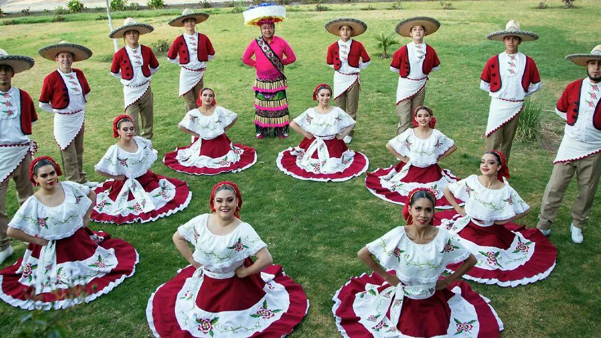Integrantes del Ballet Folclórico de Zacatecas