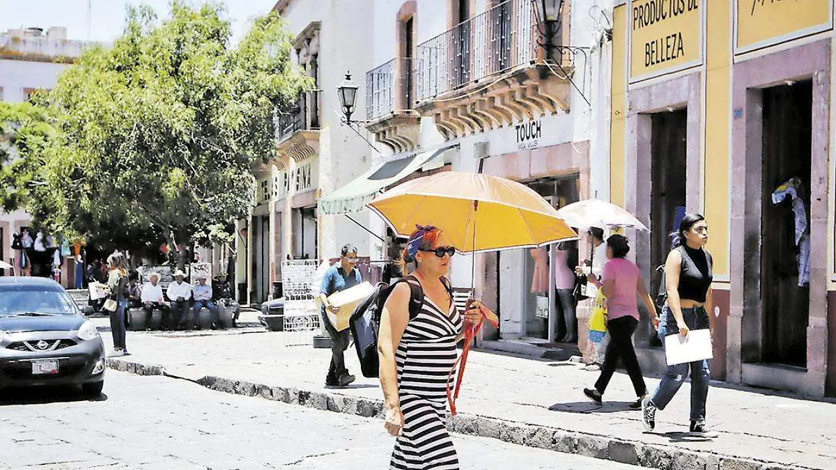 Personas-en-el-centro-de-Zacatecas