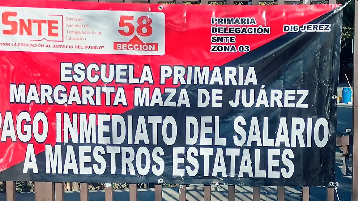 Bandera rojinegra de maestros de la zona de jerez
