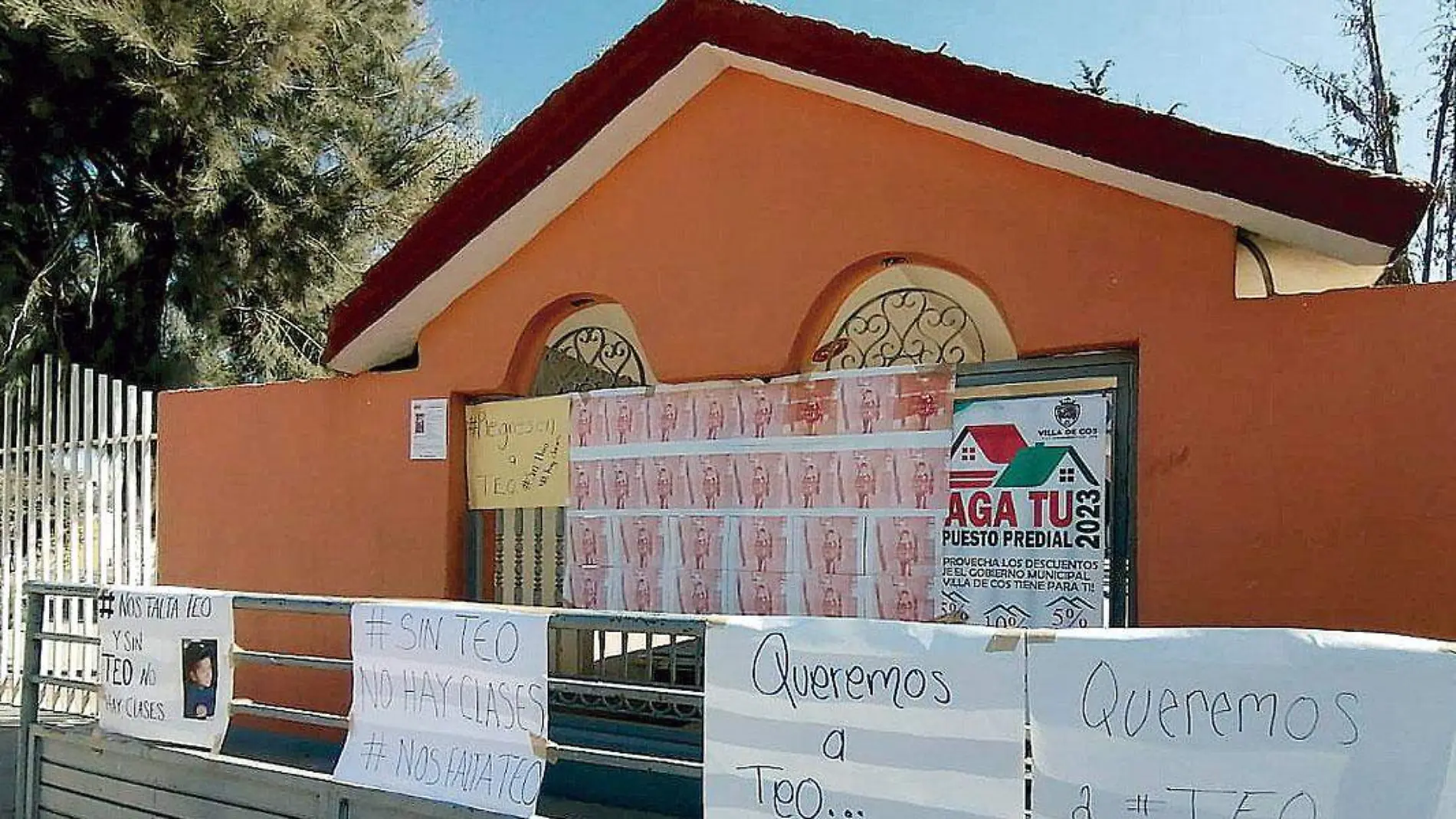 Protesta-en-plantel-escolar-de-Chaparrosa,-Villa-de-Cos,-Zacatecas