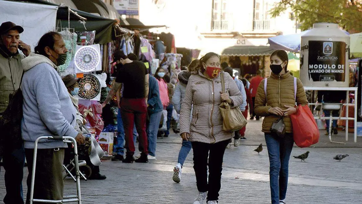 Personas-en-el-centro-de-Zacatecas