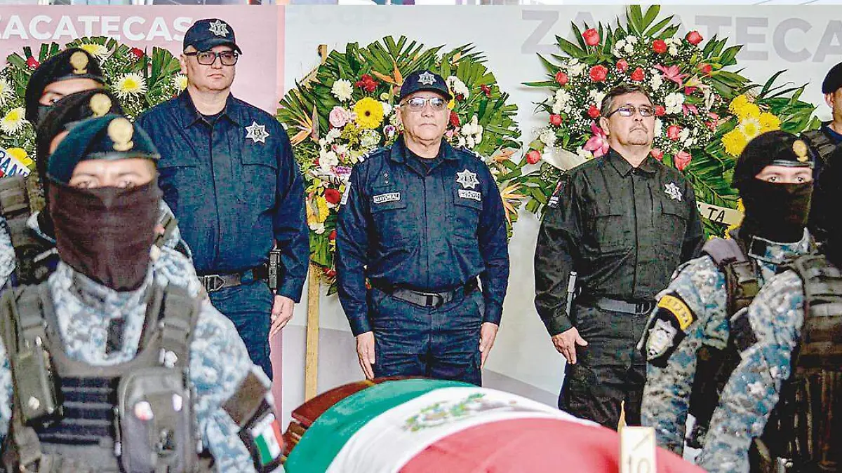 Homenaje póstumo a exdirector de la PEP