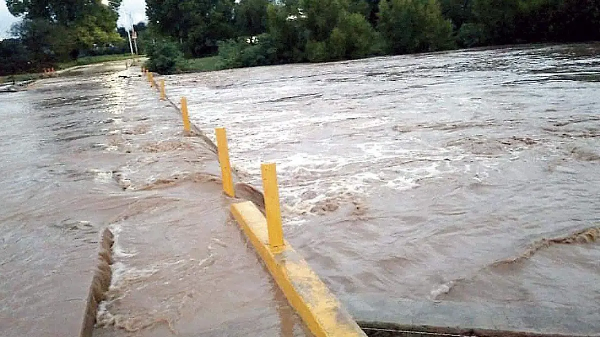 Puente-vado-Los-Ramírez,-Río-Grande