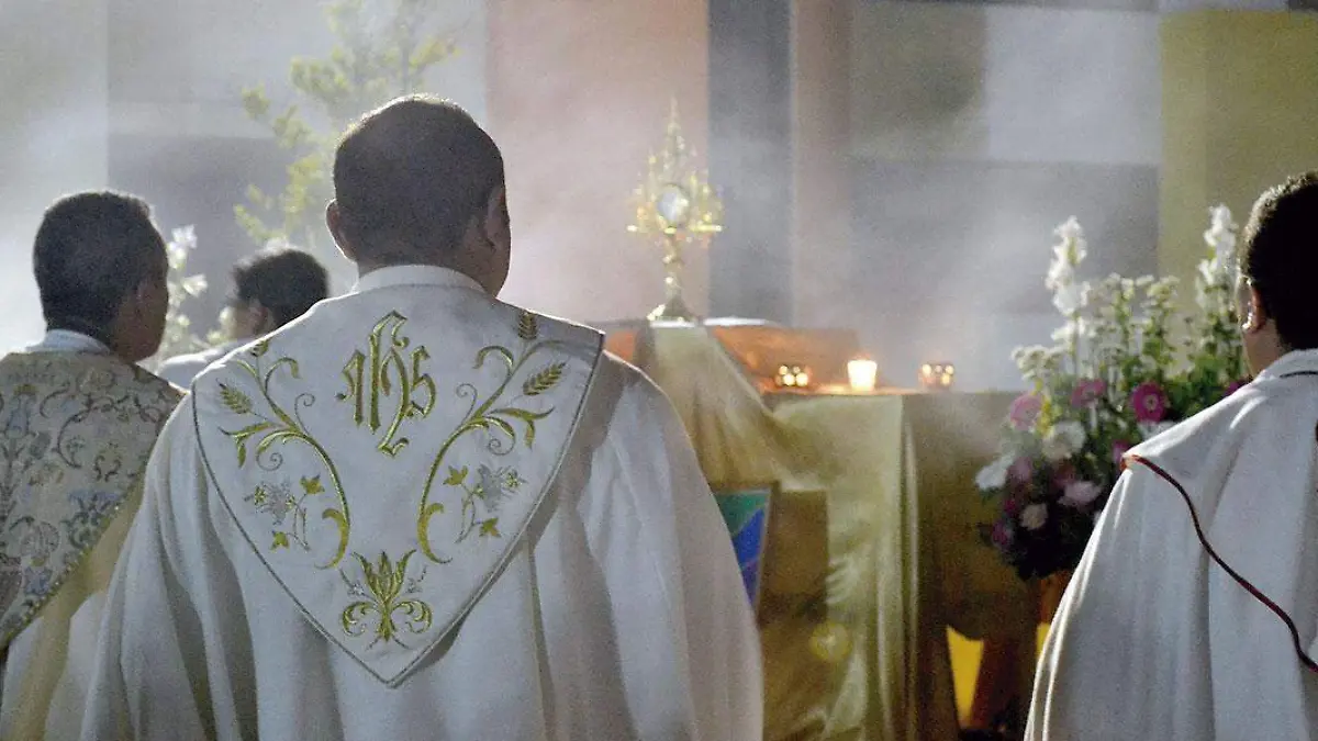 sacerdotes
