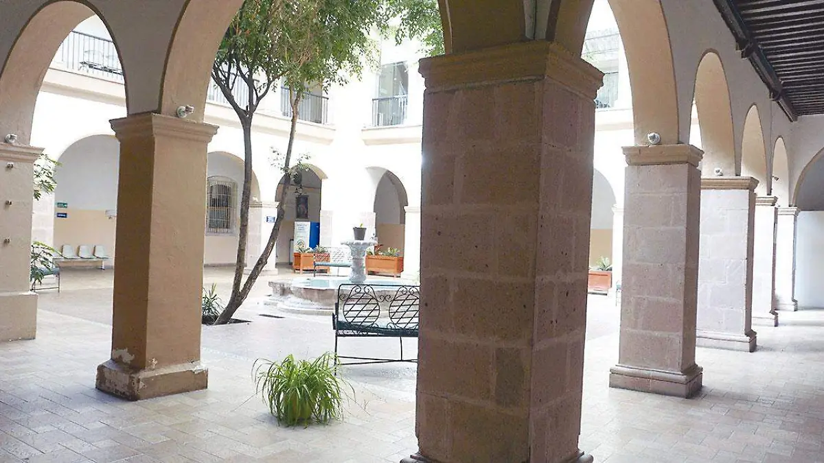Patio-hospital-San-José