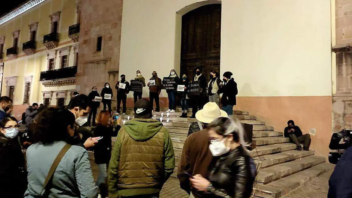 Periodistas protestando