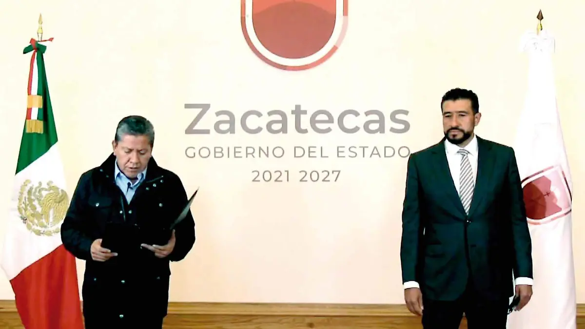 David Monreal, gobernador de Zacatecas (i) toma la protesta de ley al nuevo Secretario de Economía del Estado
