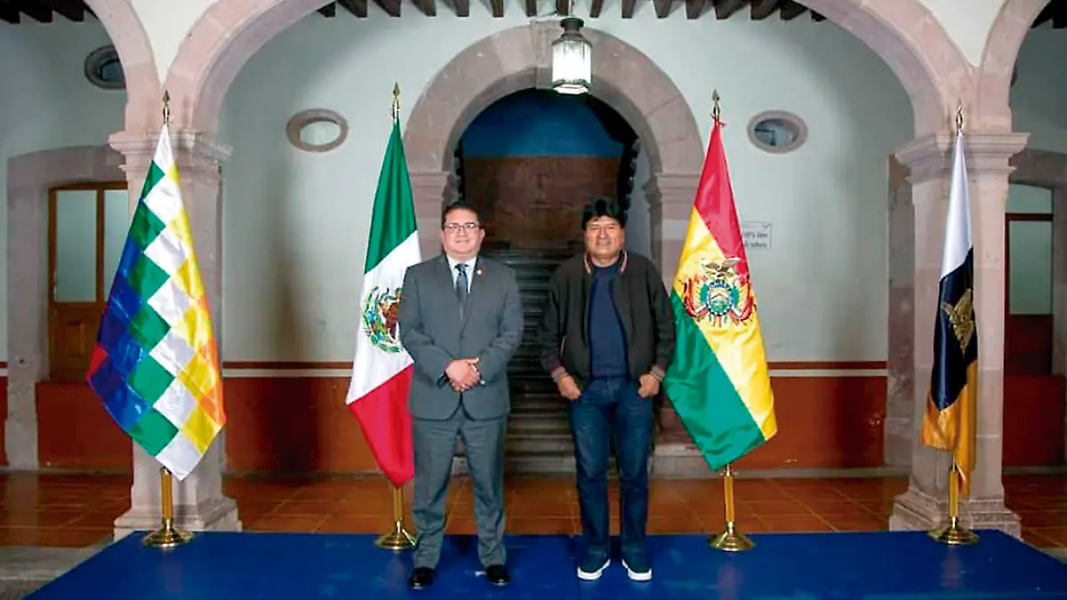 El rector Rubén Ibarra (I) y Evo Morales se encontraron en la ciudad de Zacatecas