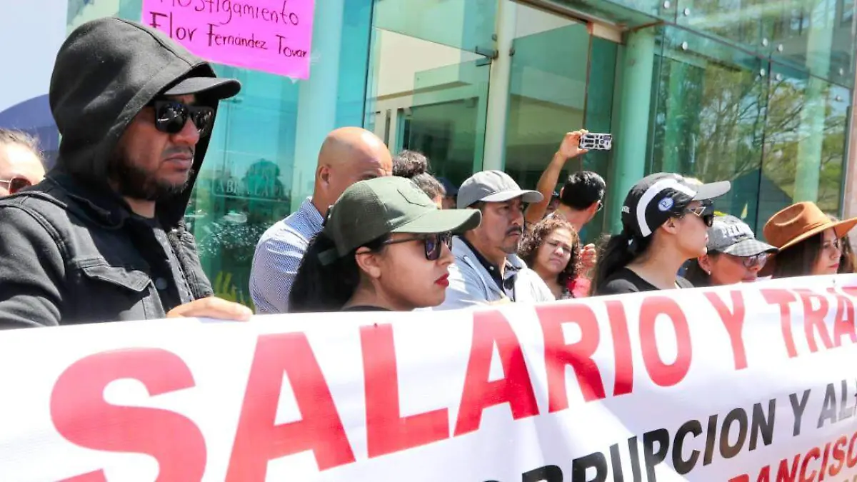 Protesta afuera de la fiscalía