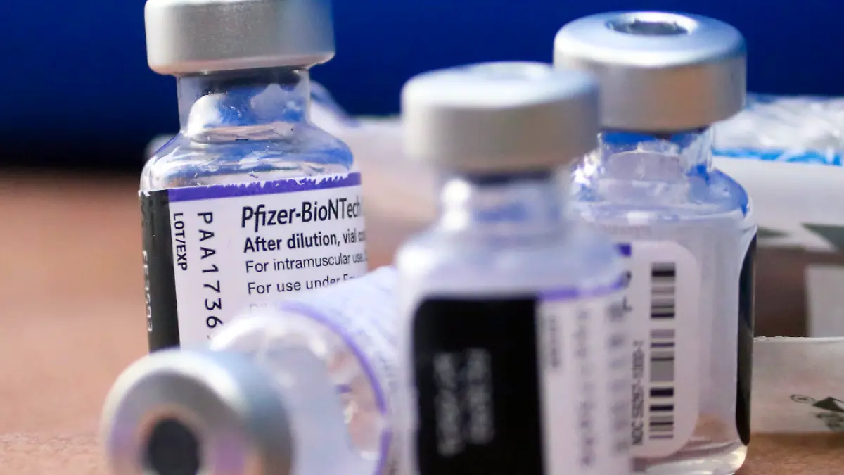 frascos de vacuna pfizer contra covid-19