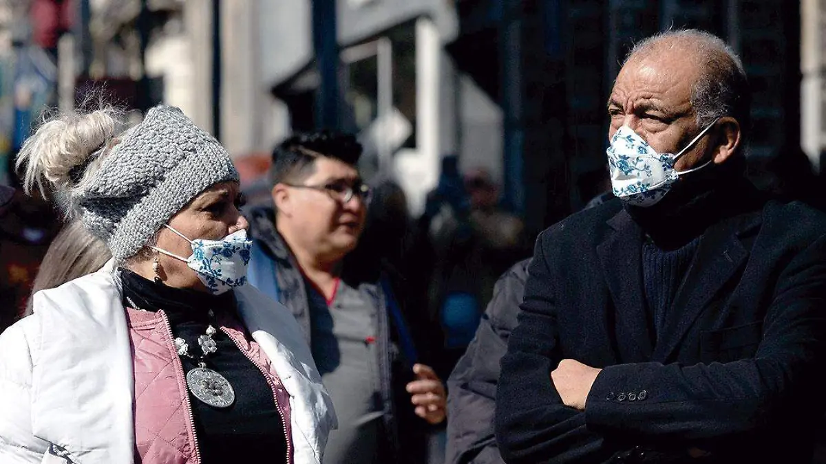 Personas-con-vestimenta-abrigadora