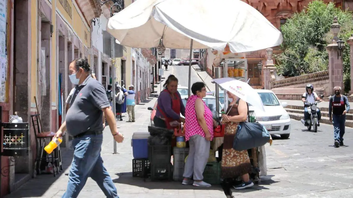 Personas en el centro de Zacatecas