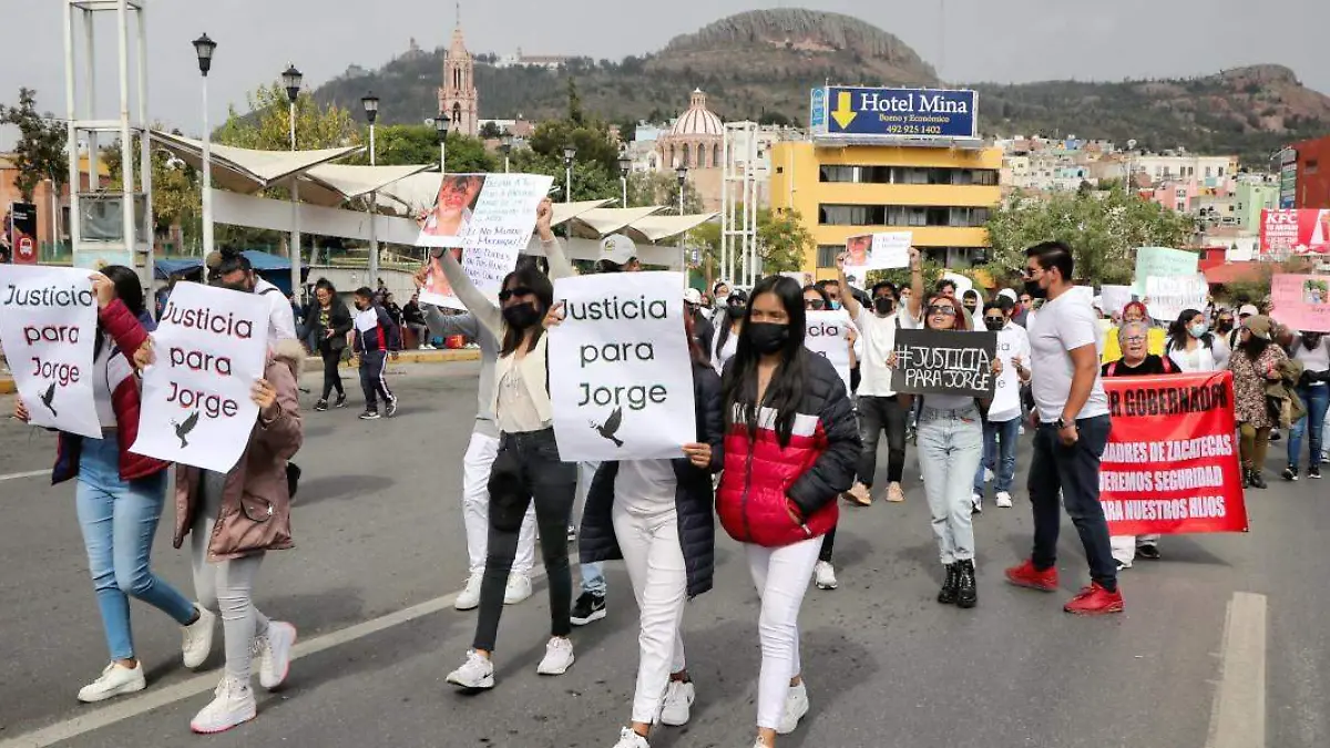 Marcha exigiendo justicia y alto a la impunidad