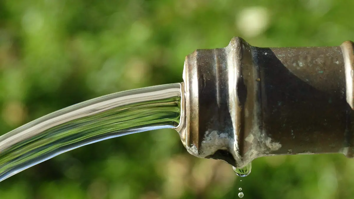 faucet-482506_1920