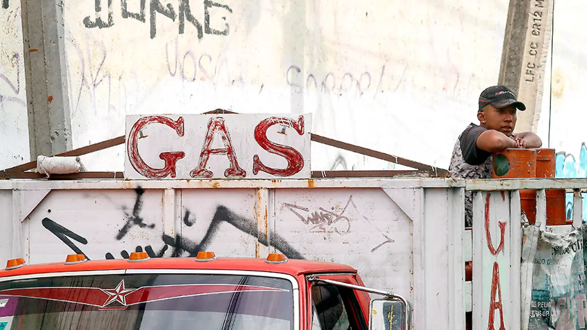 Camioneta repartidora de gas LP