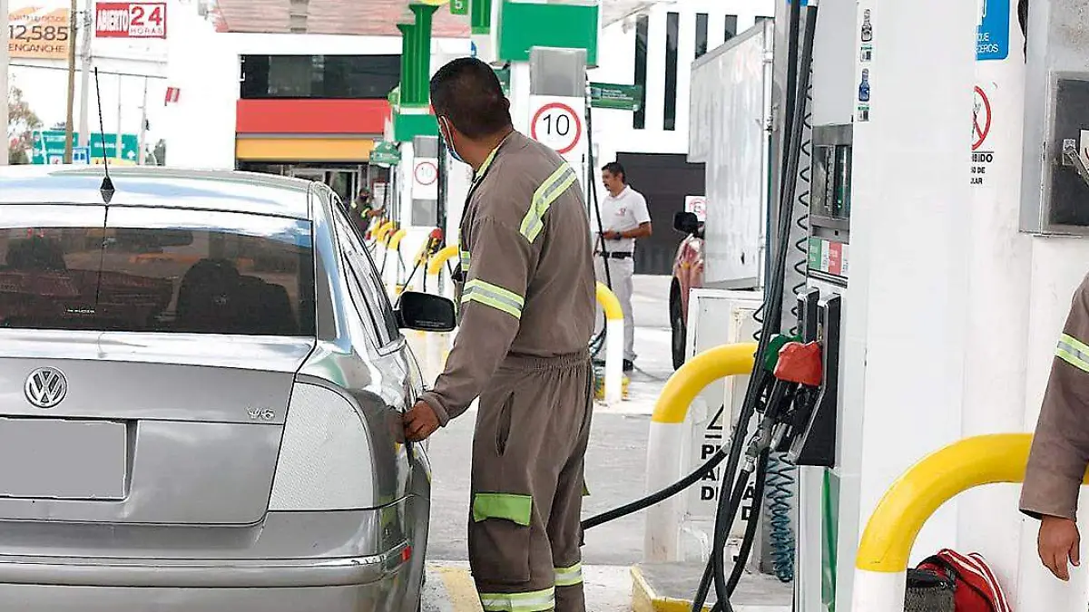 Despachadores en gasolinera