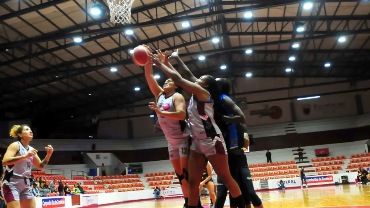 Plateras de Fresnillo enrentaron a Libertadoras de Querétaro