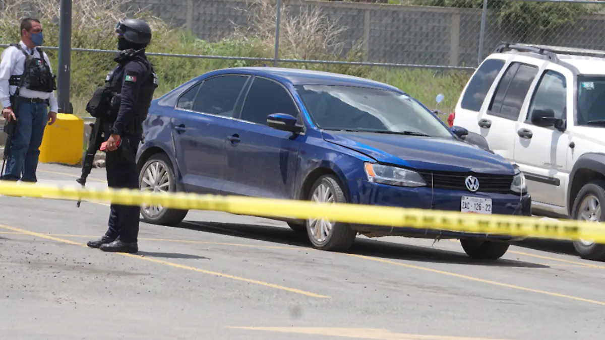 Elementos de la Policía Estatal lograron la detención de dos presuntos homicidas de una mujer