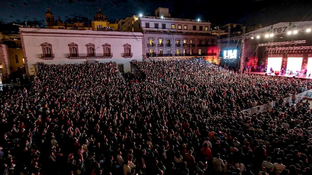 Presentación de Vicentico en la Plaza de Armas de Zacatecas