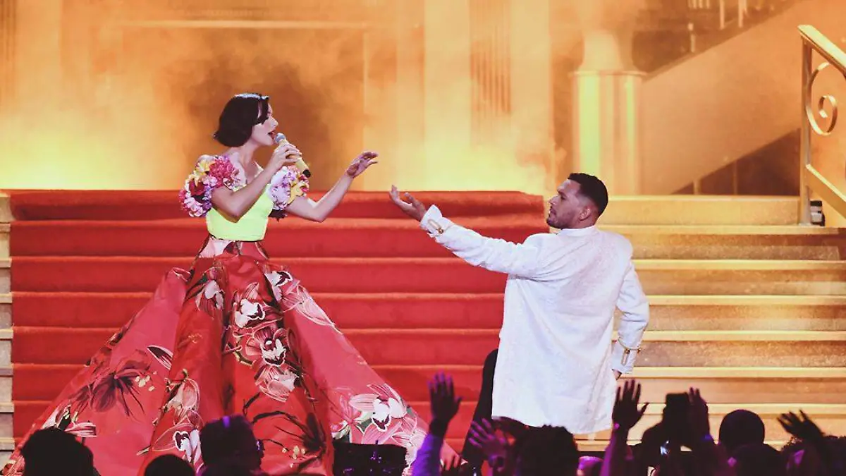 Ángela Aguilar en Premios de la Juventud