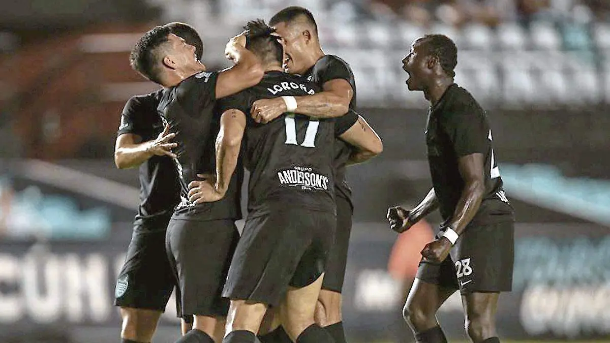 Equipo-de-Cancún-enfrentó-a-MIneros-de-Zacatecas
