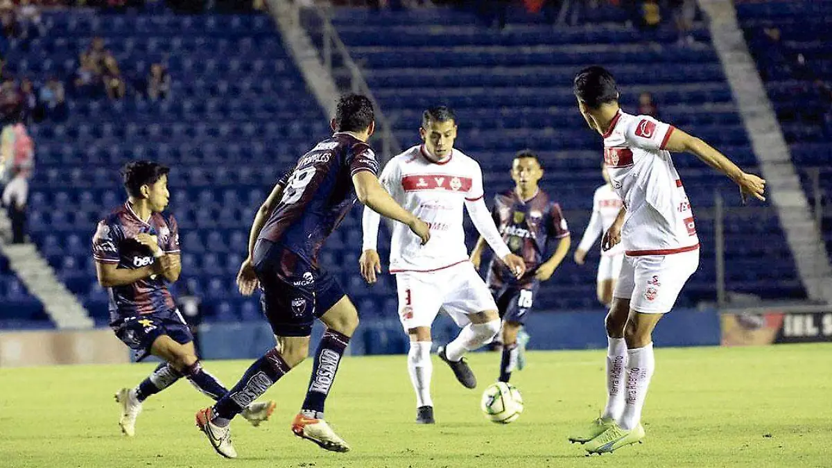 Los-Potros-de-Hierro-del-Atlante-superaron-a-los-Mineros-en-la-Cancha