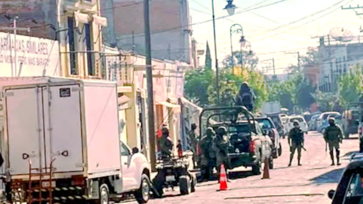 Operativo de elementos del Ejército Mexicano en el centro de la ciudad de Jerez