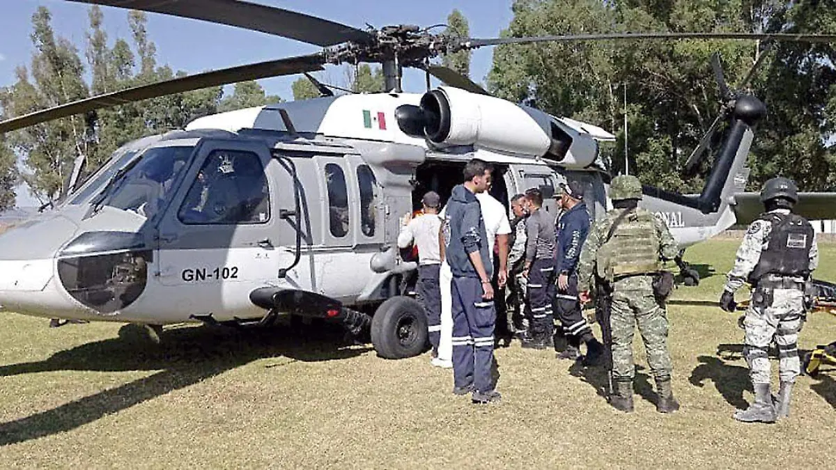 Traslado-aéreo-de-elementos-de-la-Guardia-Nacional-a-un-hospital