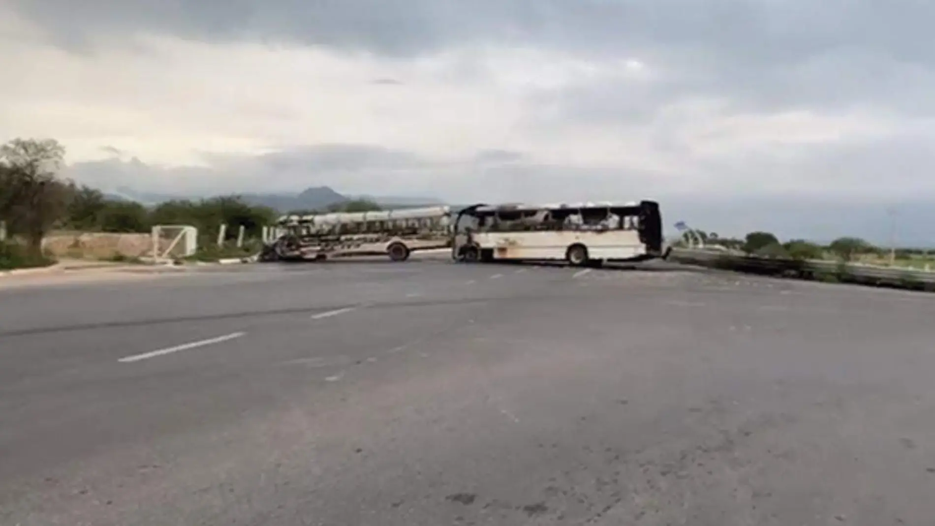 autobuses-incendiados-en-carretera-45-Fresnillo,-Zacatecas